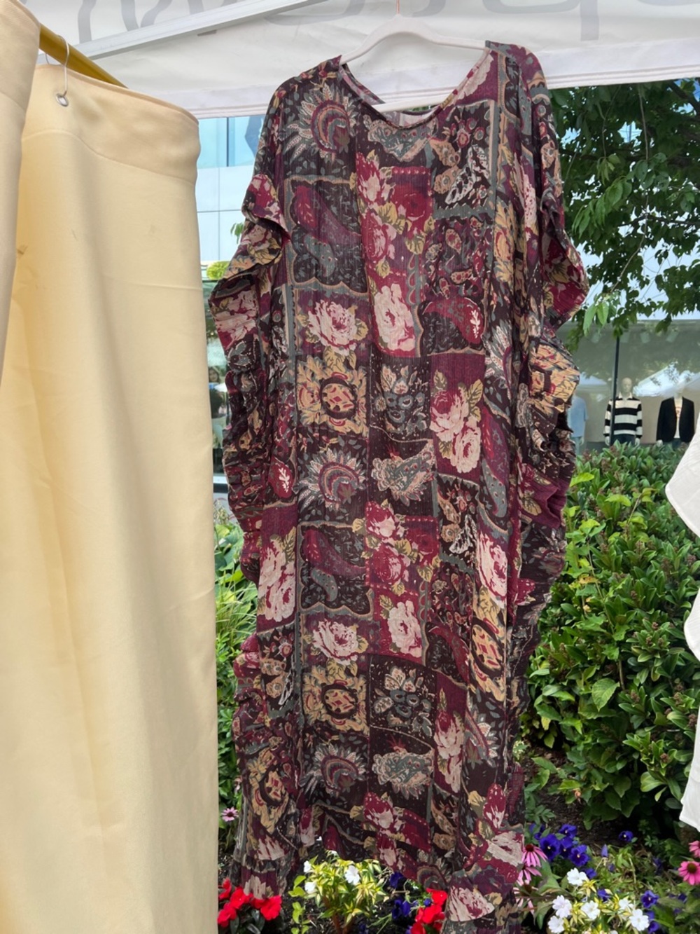 Dazed But Amazed VENUS DRESS IN FLORAL NWT Size 1 (medium)